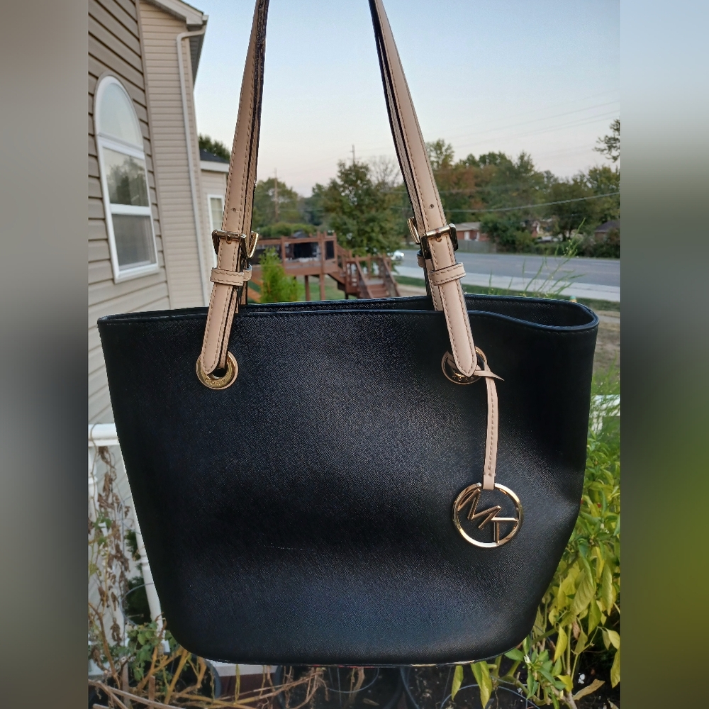 Michael Kors Black Tote Bag - Picture 2 of 16